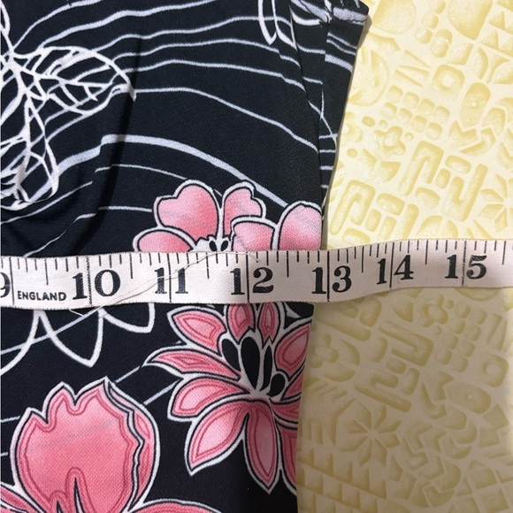 Vintage Black and Pink Sleeveless V-Neck Sheath Dress - Picture 9 of 9